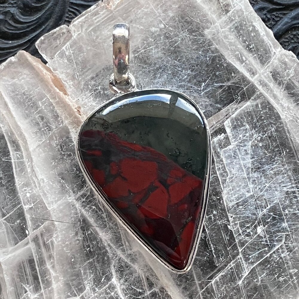 Setonite African Bloodstone Crystal Pendant Stone Jewelry